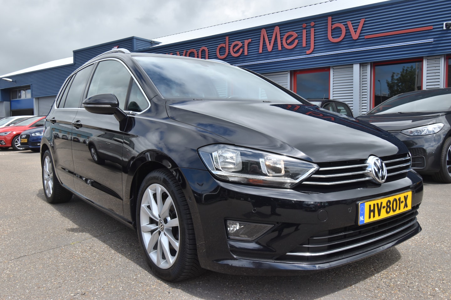 Volkswagen Golf Sportsvan - 1.6 TDI Business Edition 1.6 TDI Business Edition , TREKHAAK , A UITRIJ CAM , CLIMATR , CR CONTR , NAVI , PDC V+A , - AutoWereld.nl