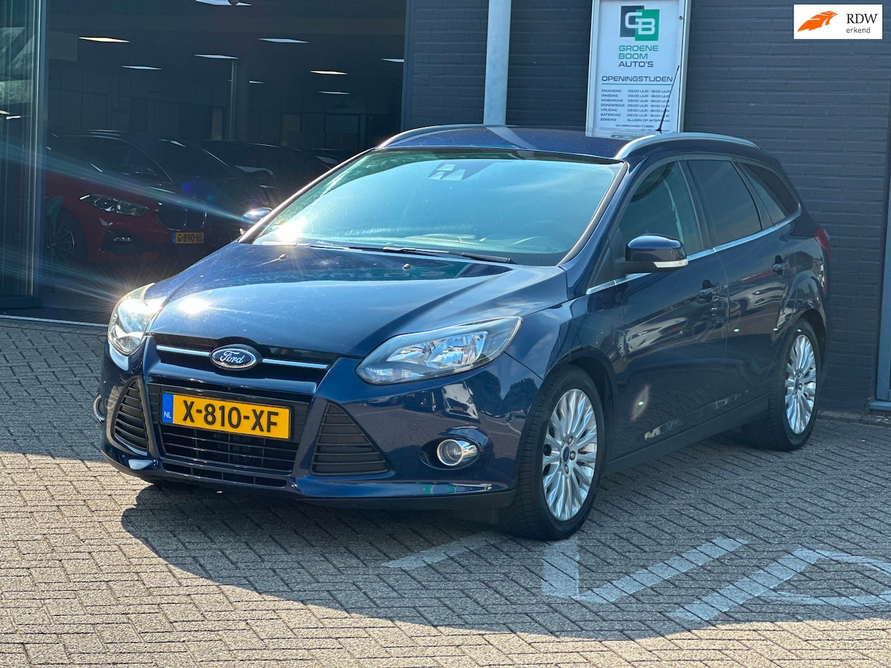 Ford Focus Wagon - 1.0 EcoBoost Titanium/PDC/AIRCO/TREKHAAK/NETTE STAAT!! - AutoWereld.nl