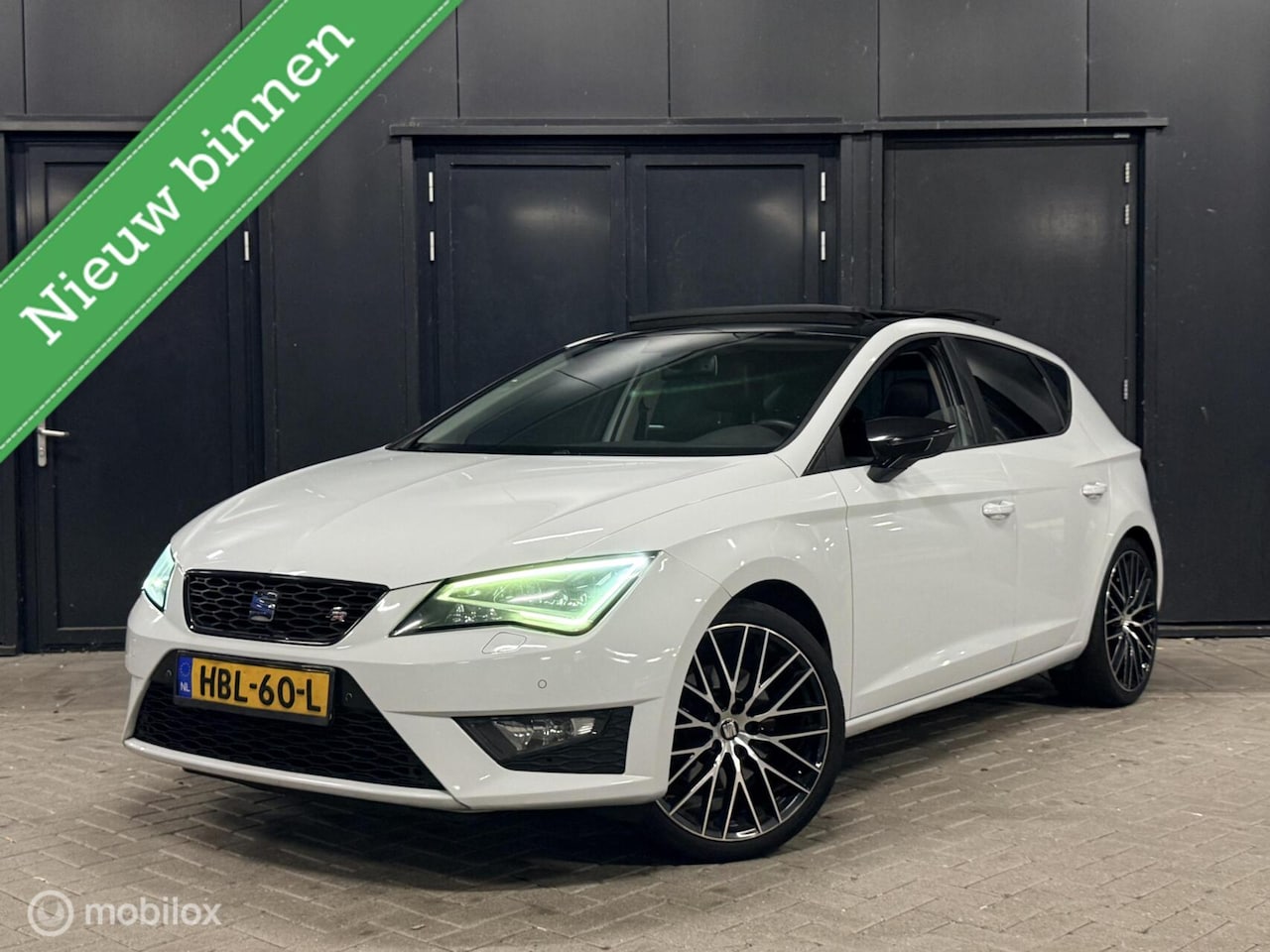SEAT Leon - 1.8 TSI FR PANO/DSG/Cupra velgen/stoelverwarming - AutoWereld.nl