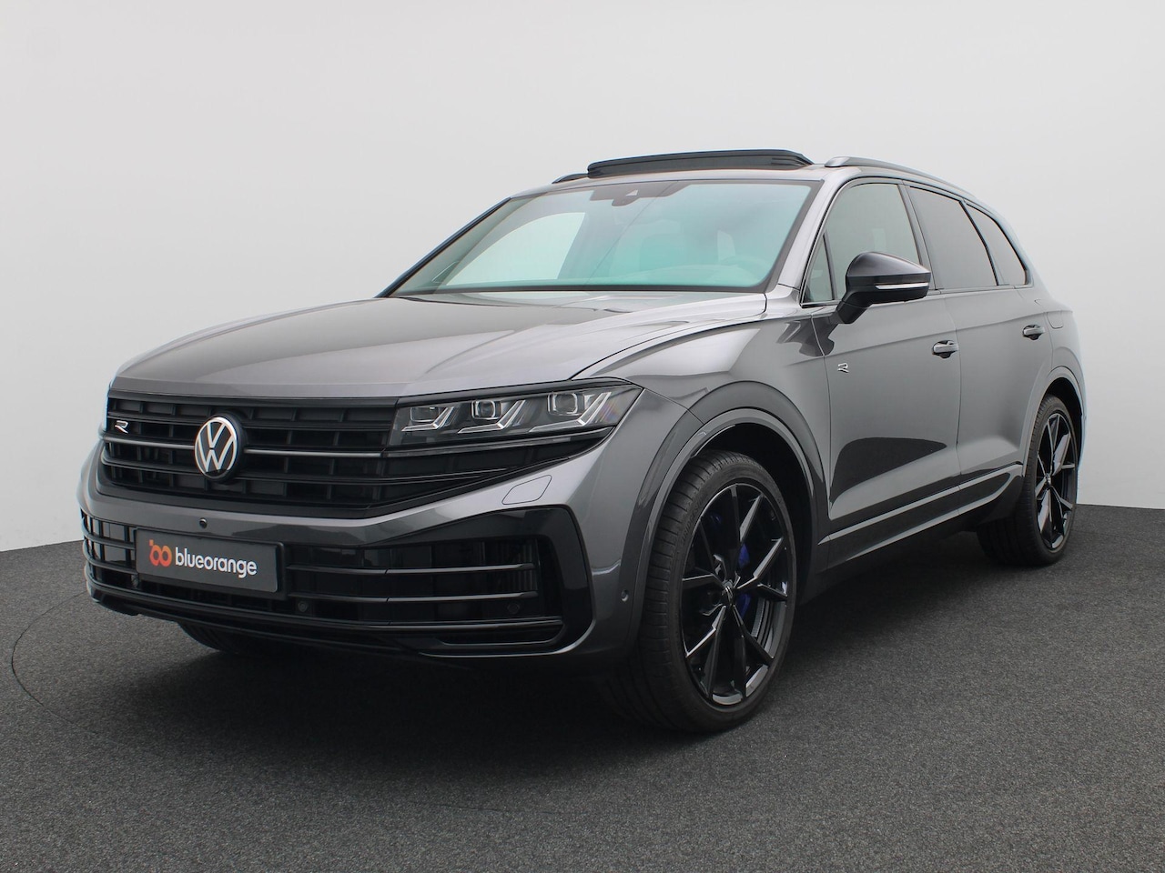 Volkswagen Touareg - 3.0 TSi eHybrid 4MOTION R Edition 462PK Aut. matrix led, trekhaak, panoramadak, 360gr. cam - AutoWereld.nl