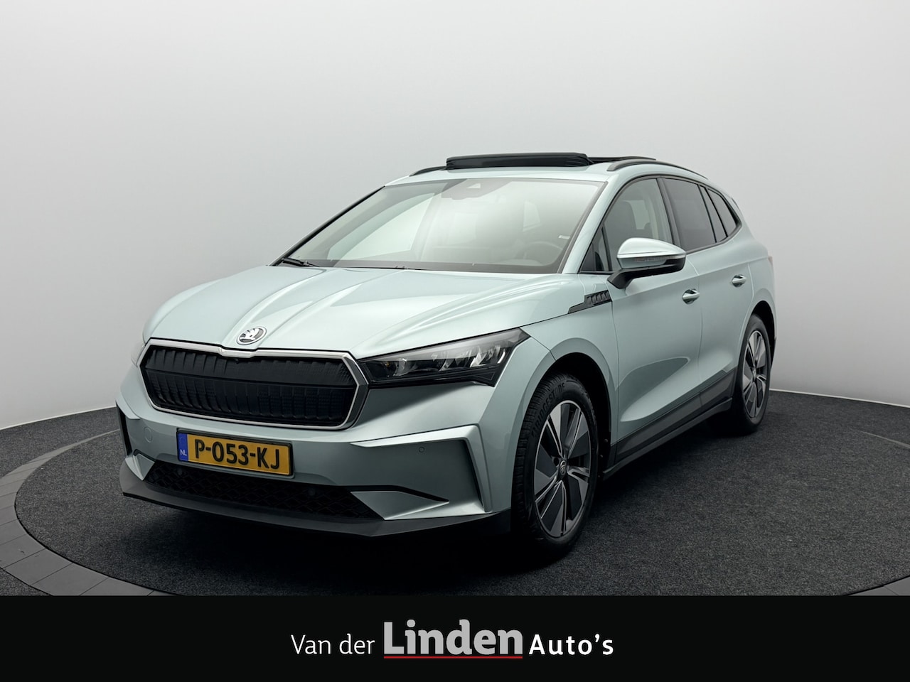 Skoda Enyaq iV - 60 SOH 93,9% | Panoramadak | Trekhaak | 360° Camera | Cruise Control Adaptief - AutoWereld.nl