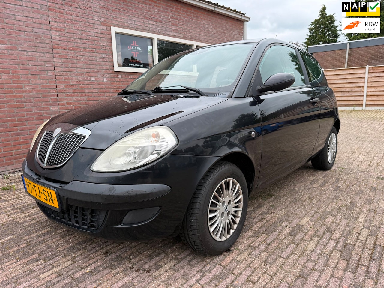 Lancia Y(psilon) - Ypsilon 1.2 APK 3-7-2027 airco audio scherm trekhaak - AutoWereld.nl