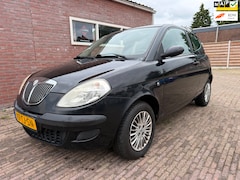 Lancia Y(psilon) - Ypsilon 1.2 APK 3-7-2027 airco audio scherm trekhaak