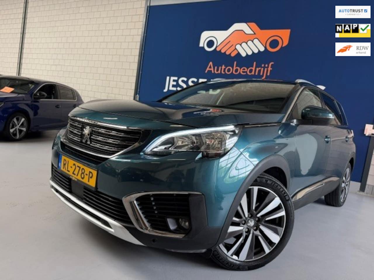 Peugeot 5008 - 1.2 PureTech Blue Lease Premium / bj.2018 / panoramadak / navigatie / distributie vervange - AutoWereld.nl