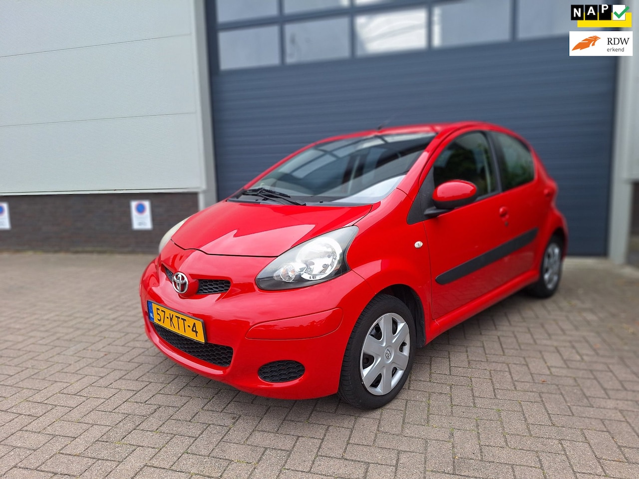 Toyota Aygo - |1.0-12V Comfort | 2e eigenaar | Airco | Zeer lage kilometerstand | - AutoWereld.nl