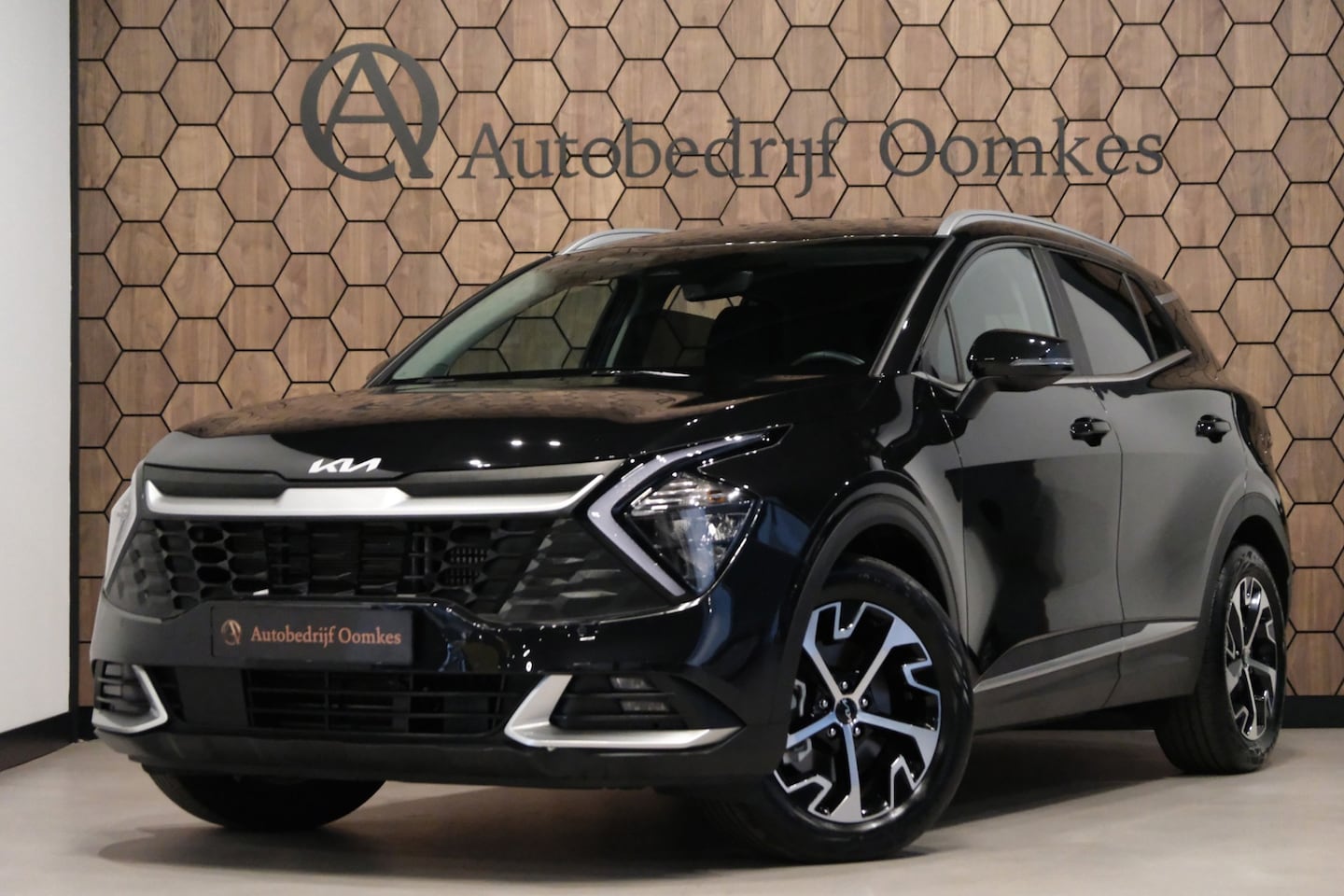 Kia Sportage - 1.6 T-GDi Hybrid *24.420km* Navigatie/Camera/Lane Assist/18" Blackpolish Velgen - AutoWereld.nl