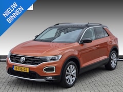Volkswagen T-Roc - 1.5 TSI Style Business | Automaat| Trekhaak| Keyless entry| Full LED|