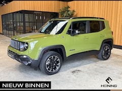 Jeep Renegade - 4xe 240 PK Plug-in Hybrid Electric Trailhawk. Leer. Panoramadak. Trekhaak. 1 eigenaar 4700