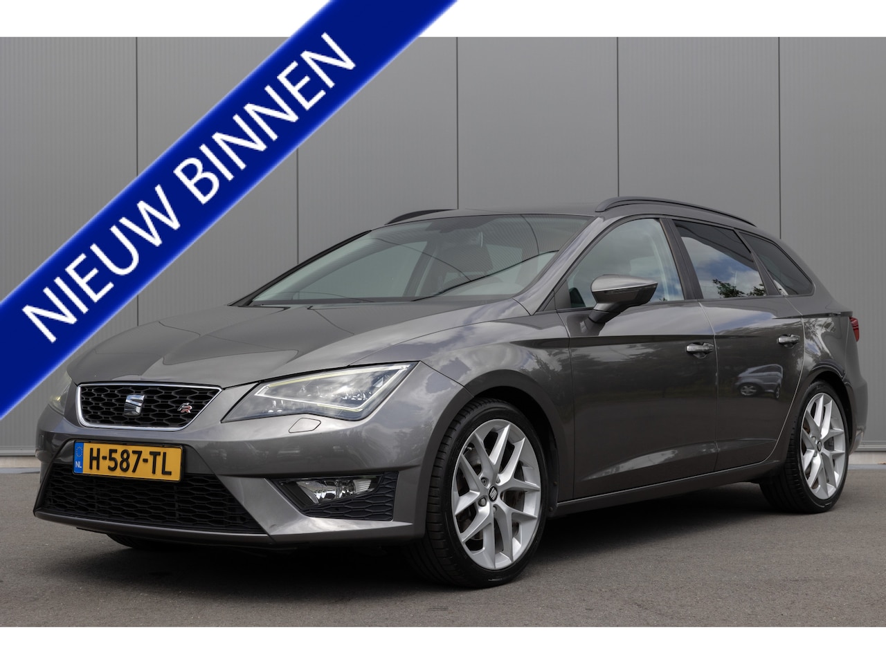 SEAT Leon ST - | 1.8 FR | PANO | NAVI | STOELVERWARMING - AutoWereld.nl