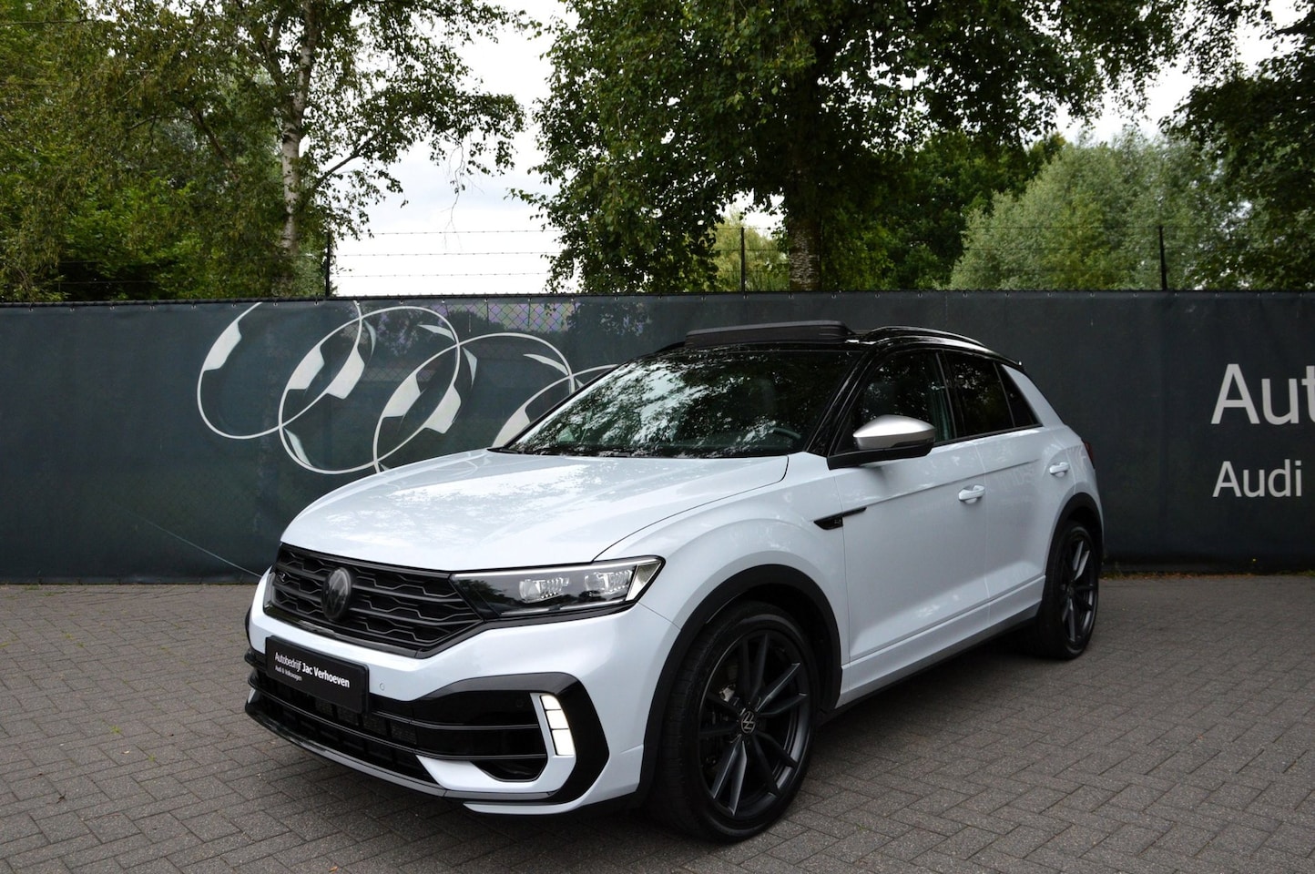 Volkswagen T-Roc - R 2.0 TSI 4Motion |300pk|Black Style|Panoramadak|Leder|Beats| - AutoWereld.nl