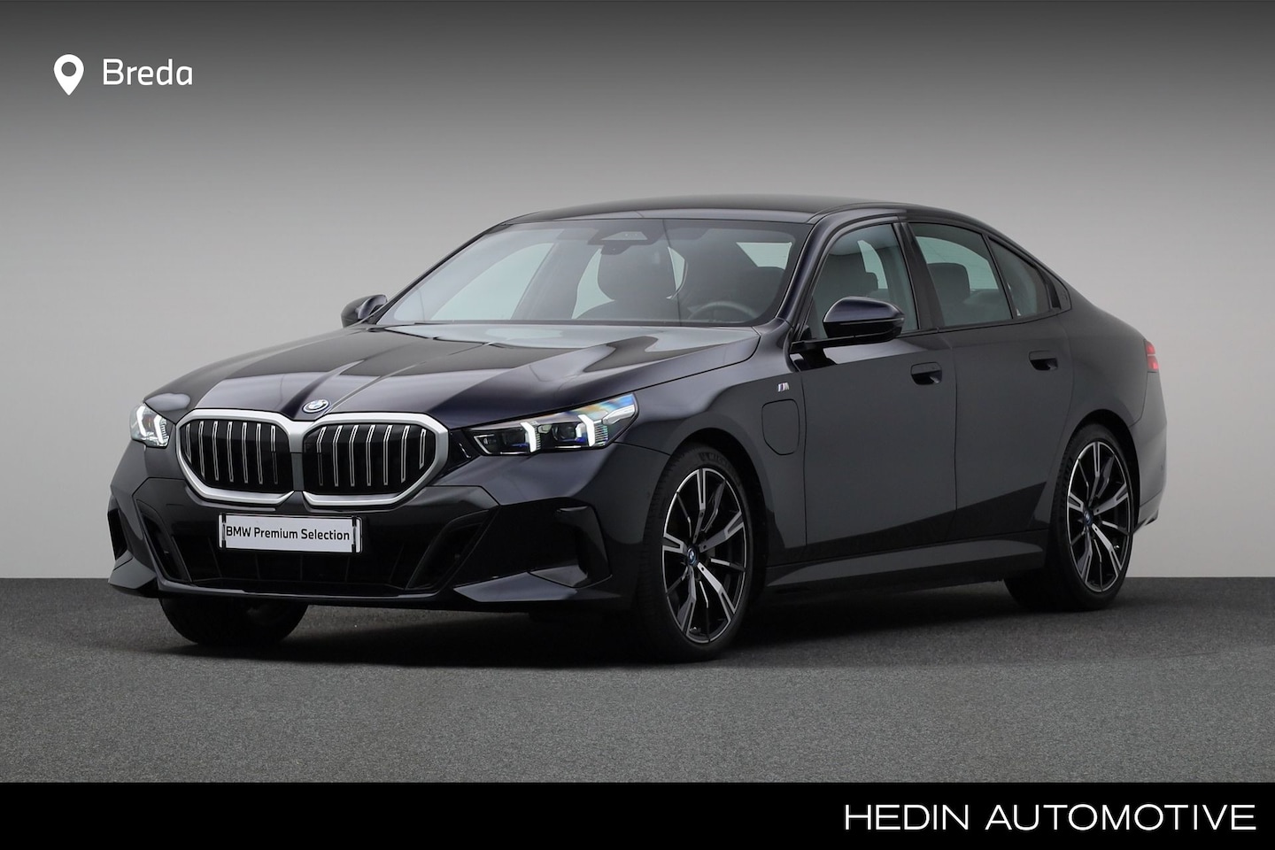 BMW 5-serie - 550e xDrive | M-Sport | Comfortstoelen | Stoelventilatie | Trekhaak | Adaptief onderstel P - AutoWereld.nl