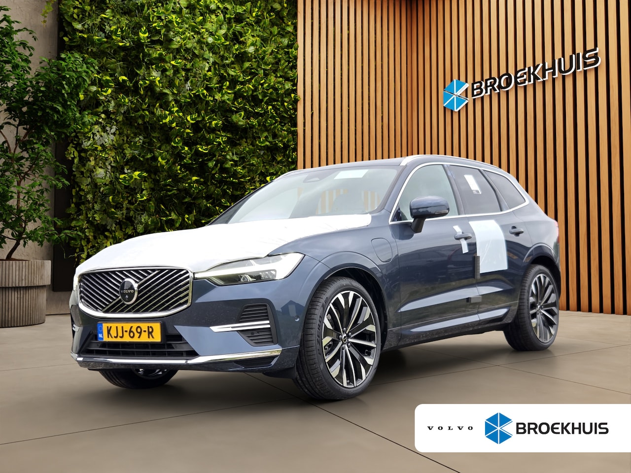 Volvo XC60 - 2.0 T6 Plug-in hybrid AWD Plus Bright | Luchtvering | 360 Cam | HUD | Pano | Harman/Kardon - AutoWereld.nl