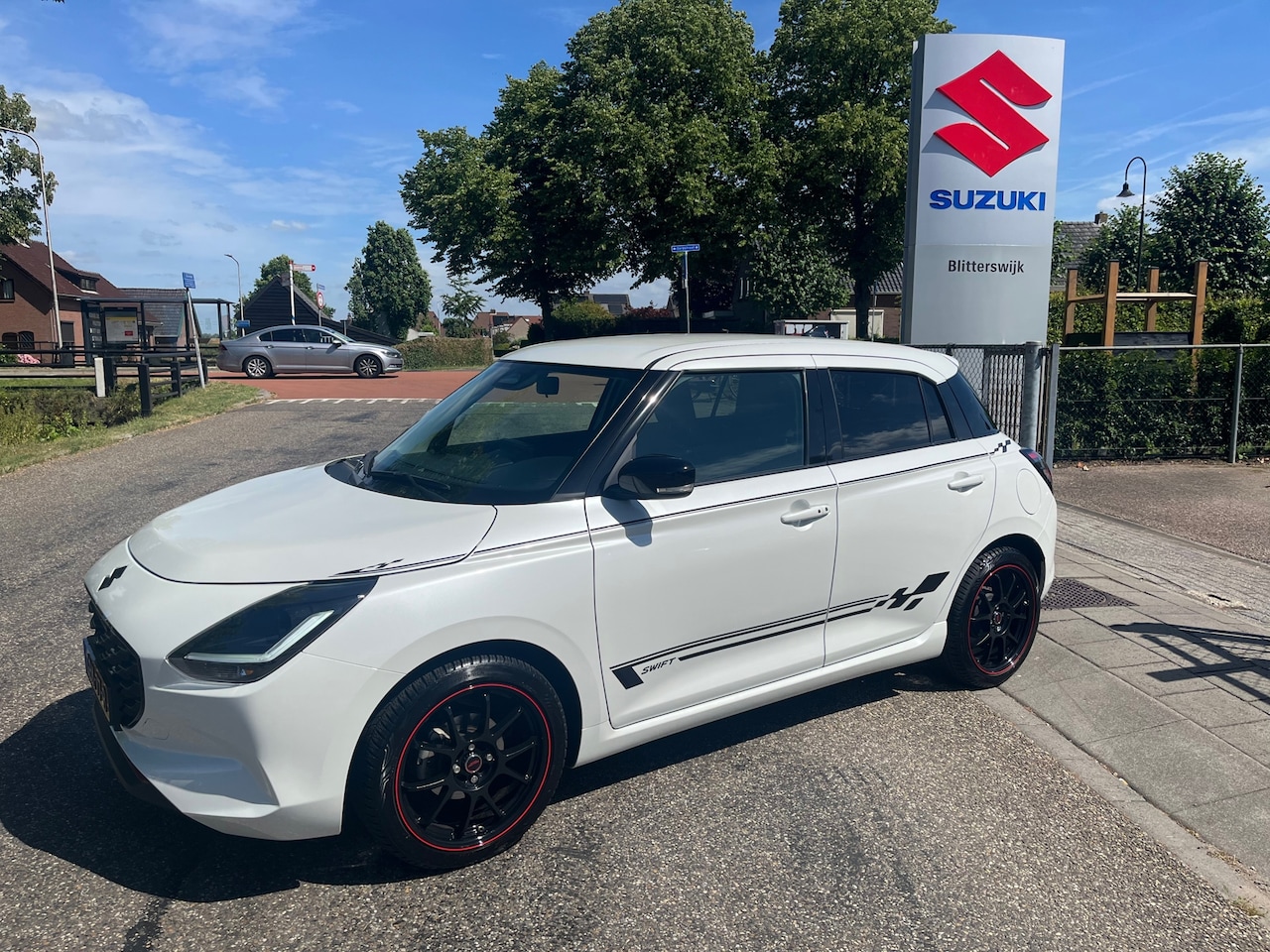 Suzuki Swift - 1.2 Style Smart Hybrid AUTOMAAT // Trekhaak // Full option 1e eigenaar dealer onderhouden - AutoWereld.nl