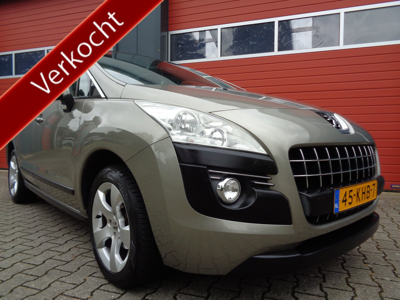 Peugeot 3008 - 1.6 VTi Première 120PK Clima Cruise LMV Pano-Dak Trekhaak NL-Auto 118Dkm NAP Hoge-Instap - AutoWereld.nl