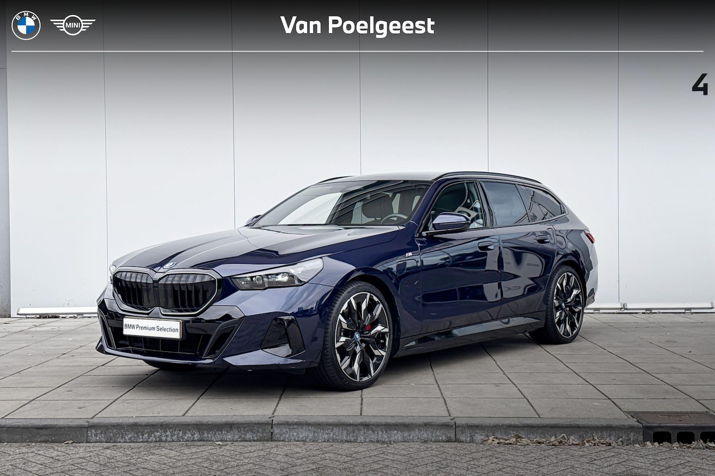 BMW 5-serie Touring - 530e M-Sport Pro 21 Inch / Electrische Zwenkhaak / Glazen Dak / Comfort Acces / Stoelventi - AutoWereld.nl