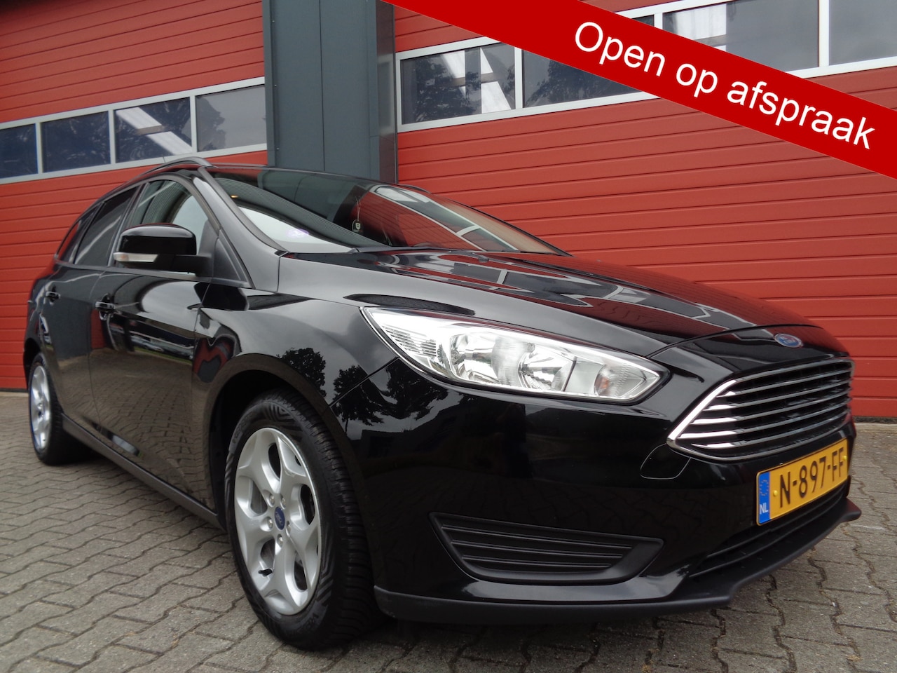Ford Focus Wagon - 1.0 First Edition 126PK Clima Cruise LMV 6-BAK Trekhaak - AutoWereld.nl