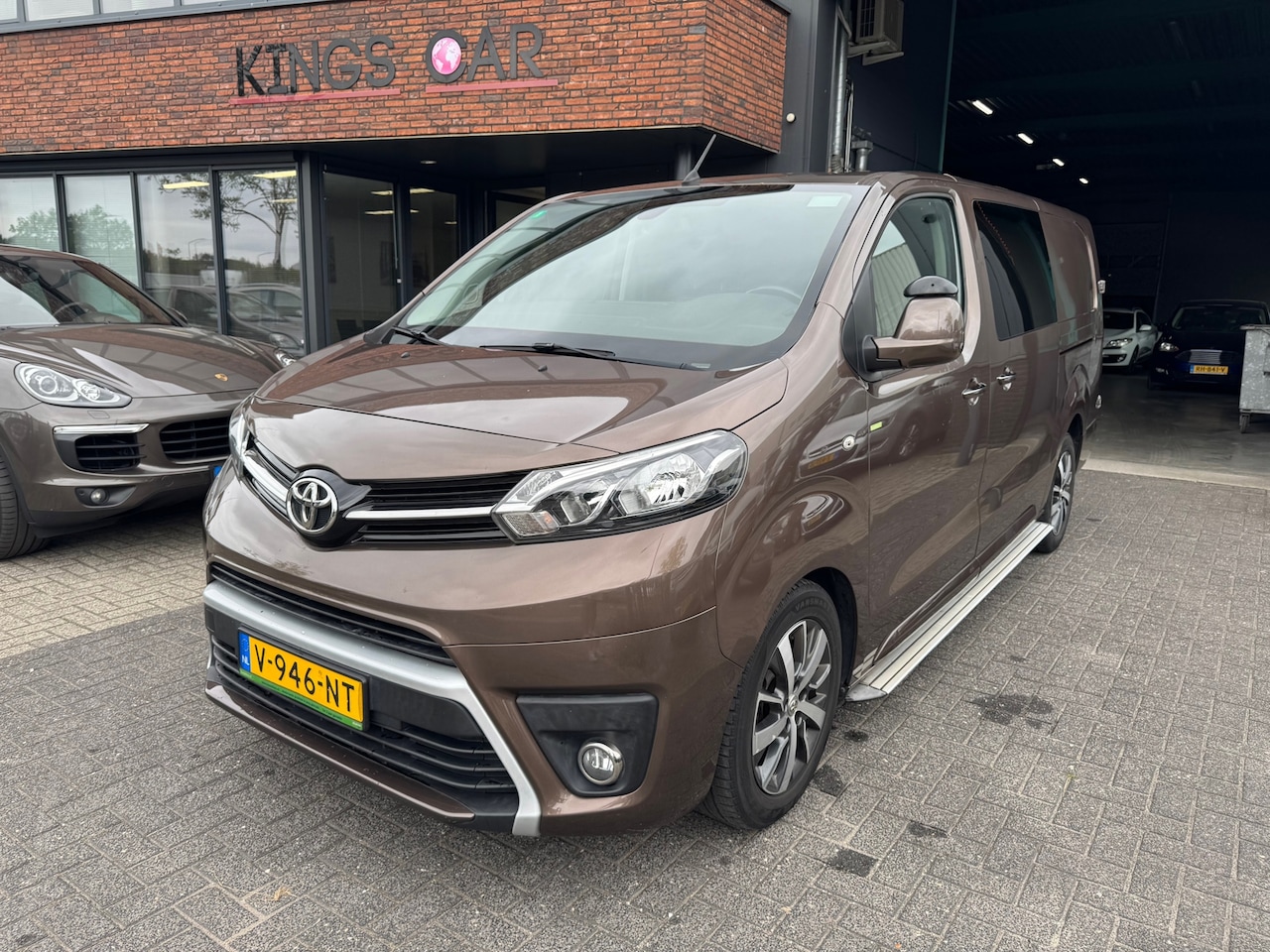 Toyota PROACE Long Worker - 2.0 D-4D Professional DC AUTOMAAT LEDER CAMERA VOL ORIG NL NAP - AutoWereld.nl