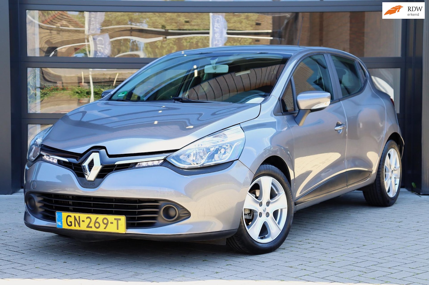 Renault Clio - 1.2 Dynamique 120 PK Automaat | Trekhaak | Navigatie | Airco | Parkeersensoren | 16" LM - AutoWereld.nl