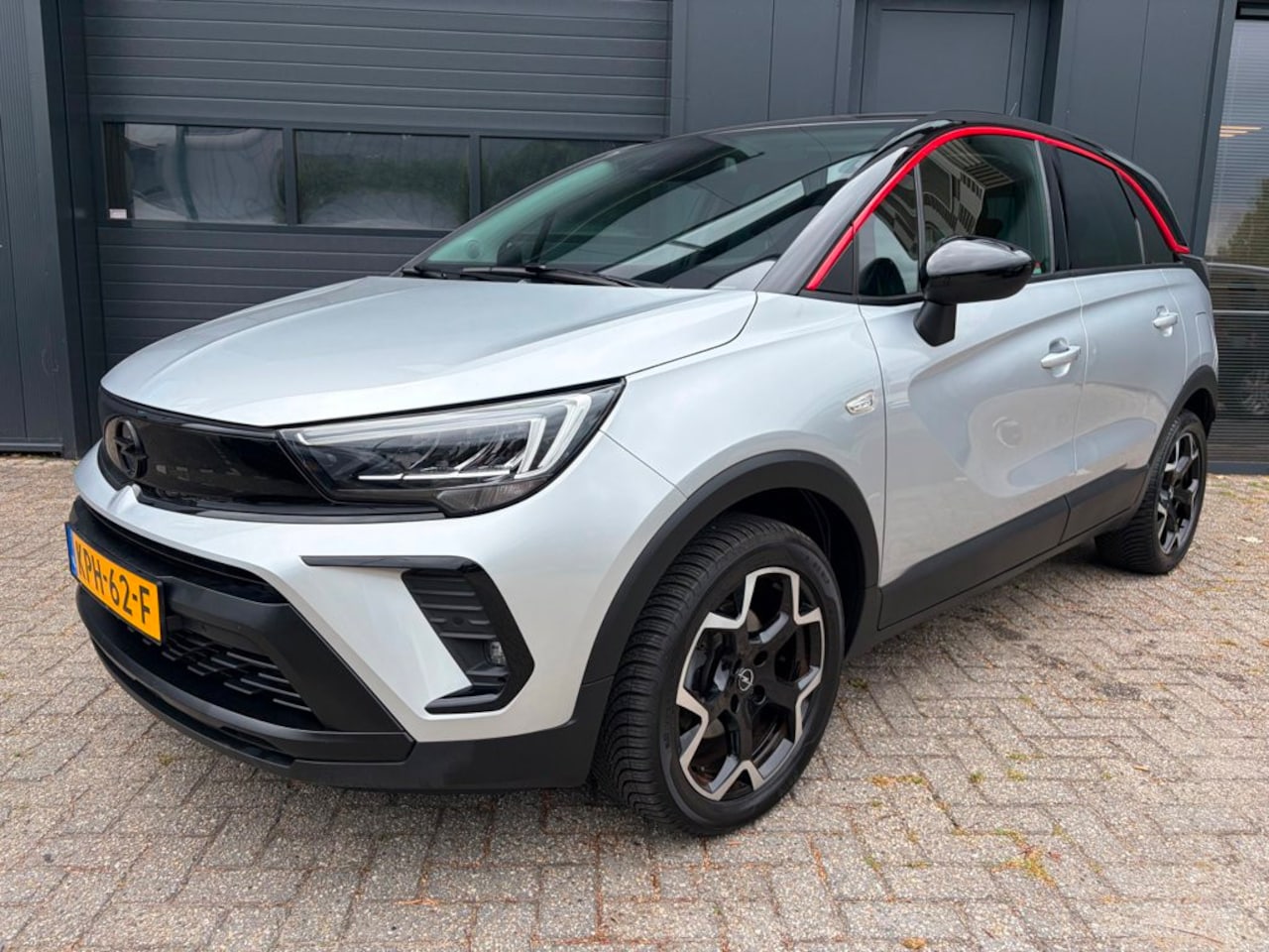 Opel Crossland - 1.2 Turbo GS 1.2 Turbo GS, Carplay, Stoel+Stuurverw, Camera, Clima Cruise - AutoWereld.nl