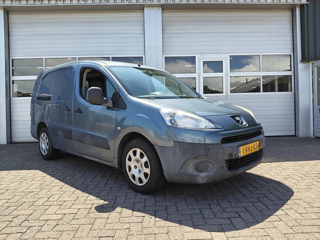 Peugeot Partner - 1.6 HDIF 122 L2 2PL AIRCO PDC CRUISE - AutoWereld.nl