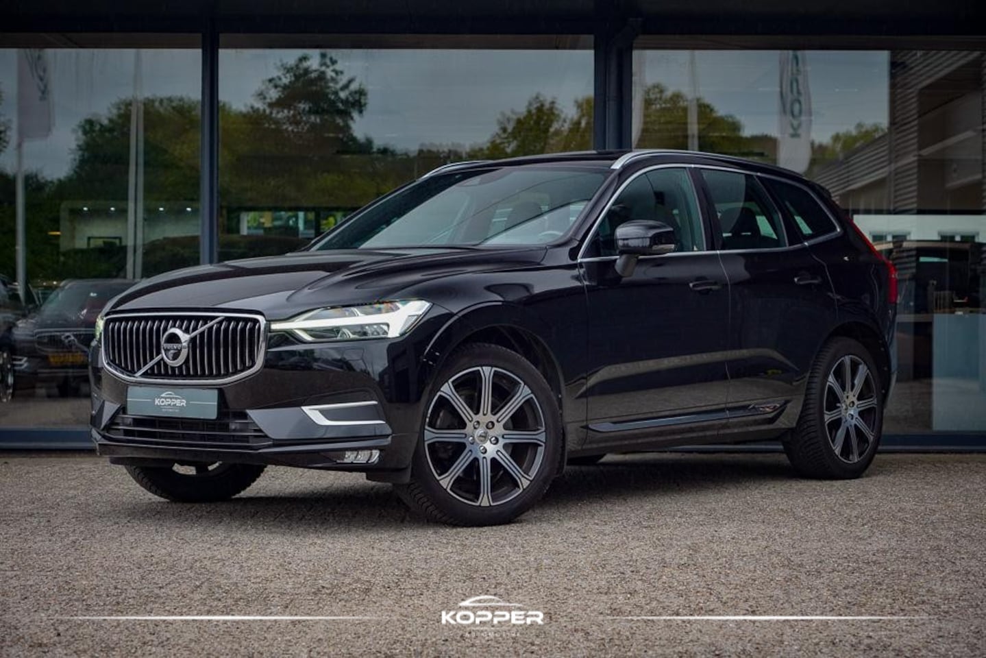 Volvo XC60 - 2.0 T5 AWD Inscription / Pano / Adaptive Cruise / Trekhaak - AutoWereld.nl