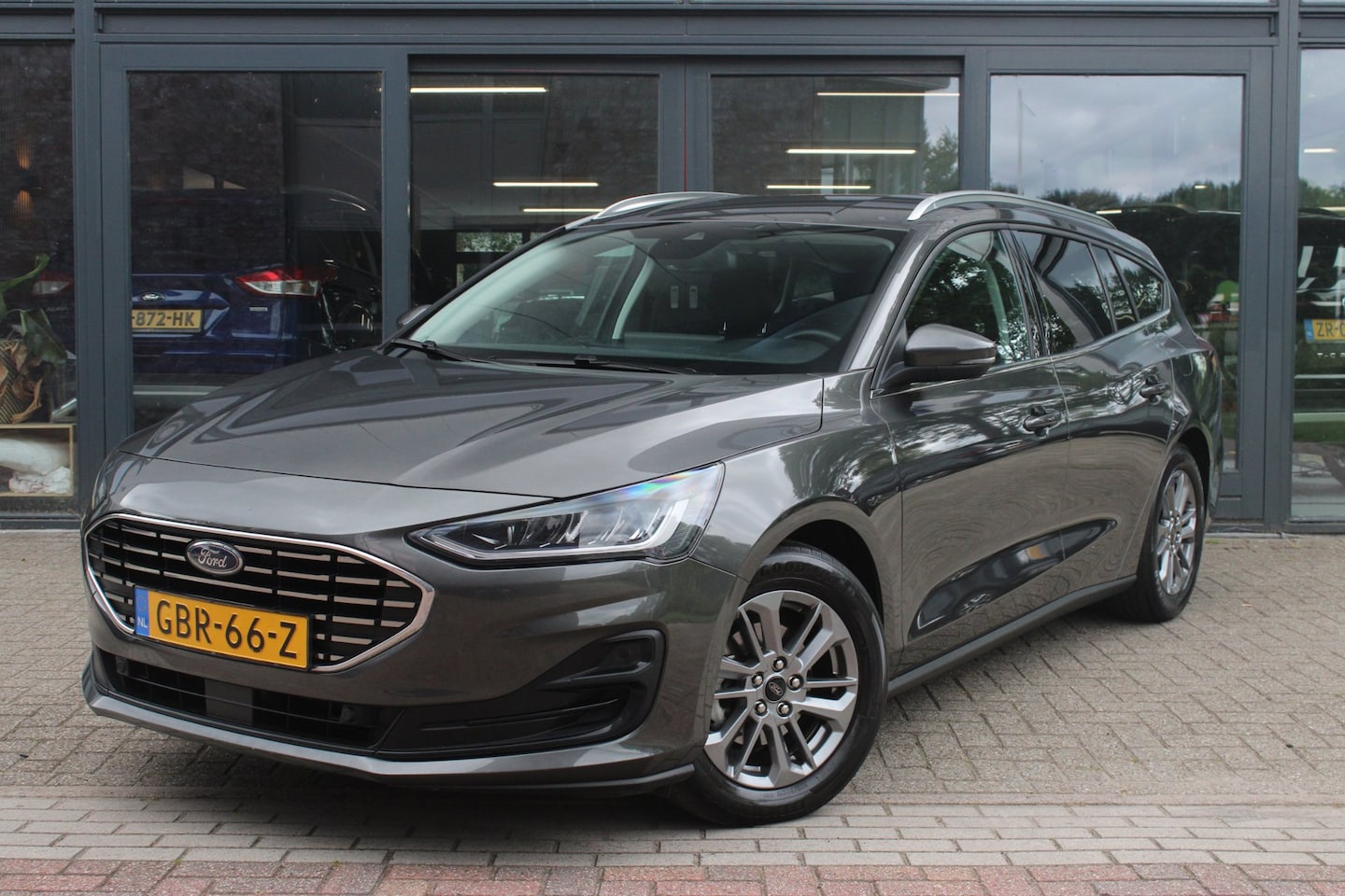 Ford Focus Wagon - 1.0 EcoBoost Hybrid Titanium | Automaat | Cruise-control | Carplay | | Navigatie | Parkeer - AutoWereld.nl