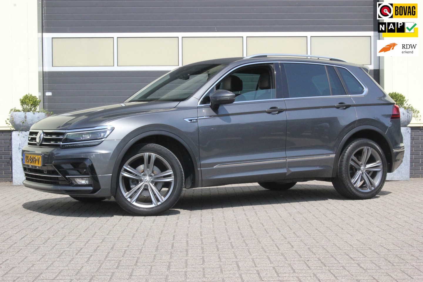 Volkswagen Tiguan - 1.4 TSI 4Motion Highline Business R-Line | Trekhaak | - AutoWereld.nl