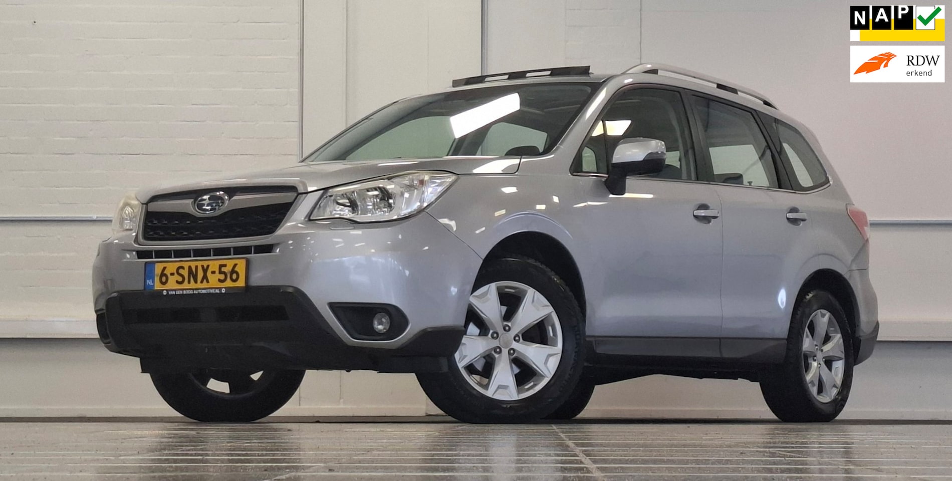 Subaru Forester - 2.0 Luxury Plus Automaat 1e Eigenaar 100% Onderhouden Trekhaak Camera Panoramadak - AutoWereld.nl