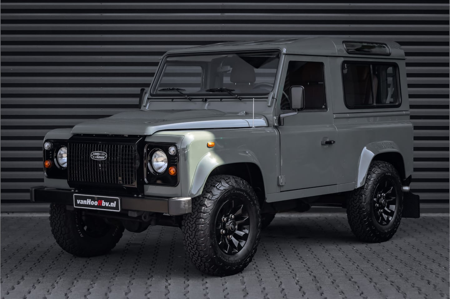 Land Rover Defender - Station Wagen Automaat Keswick Green - Sawtooth - AutoWereld.nl