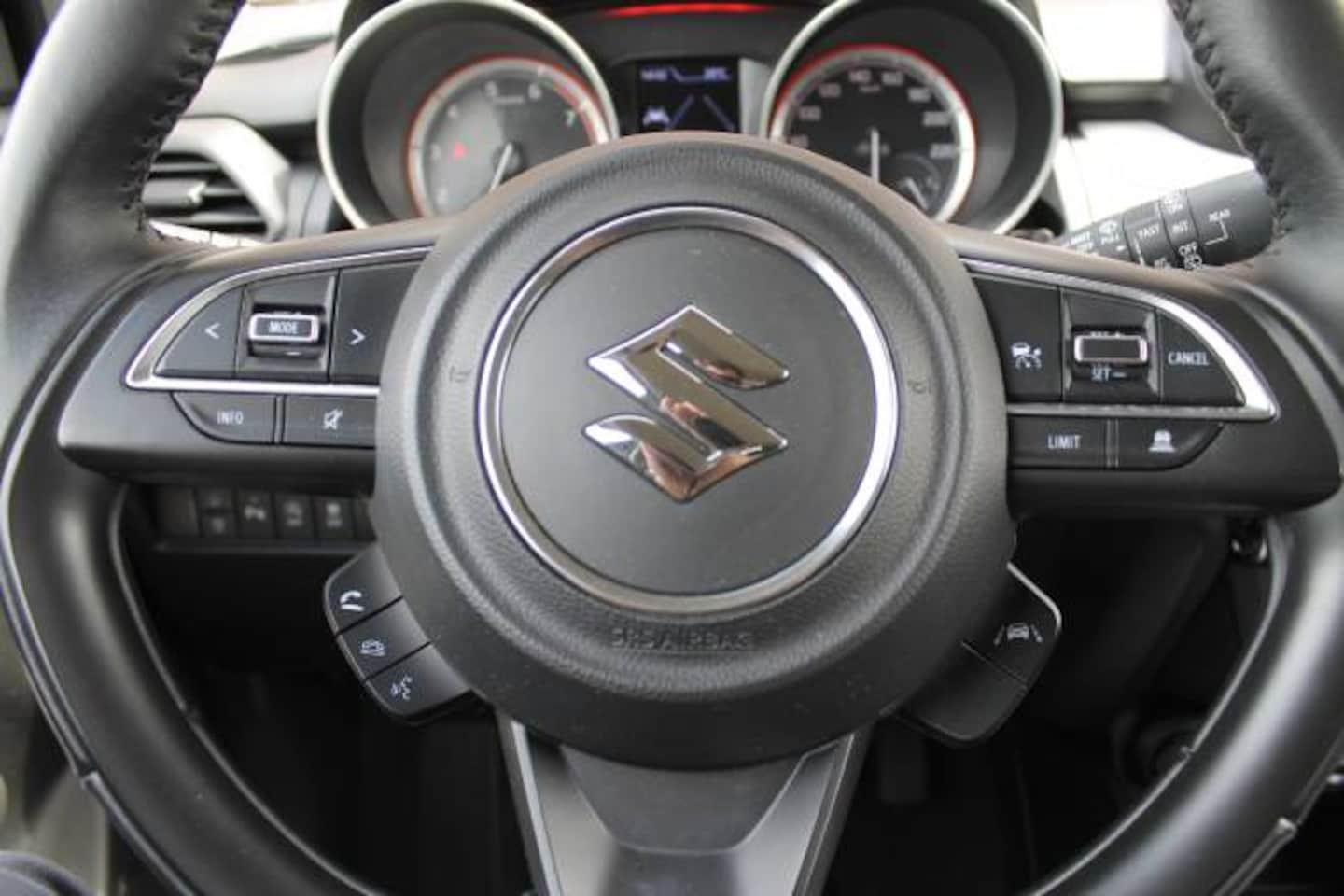 Suzuki Swift - 1.2 DualJet 83pk Smart Hybrid CVT Select