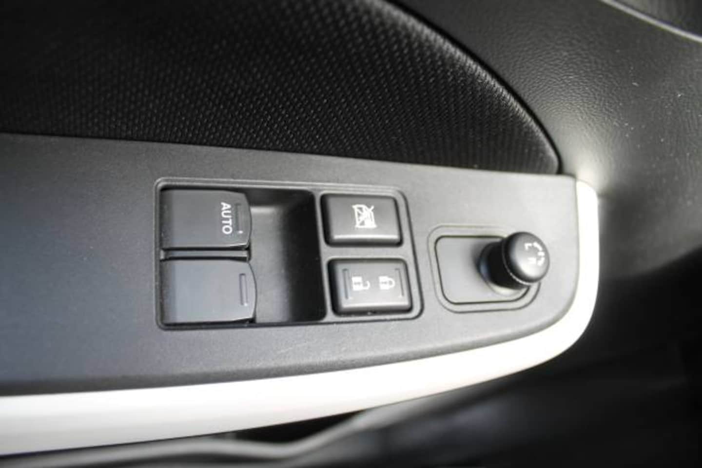 Suzuki Swift - 1.2 DualJet 83pk Smart Hybrid CVT Select