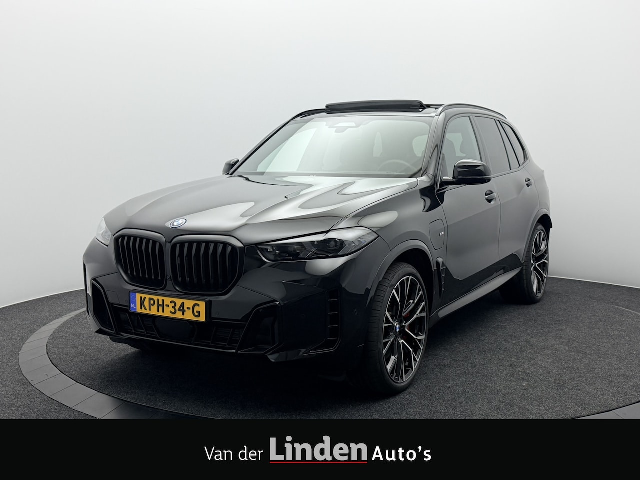 BMW X5 - xDrive50e M-Sport Pro | 22 Inch | Trekhaak | Verlichte Gril | Panoramadak | Laser | Head U - AutoWereld.nl