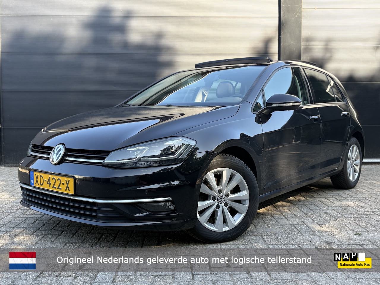 Volkswagen Golf - 1.0 TSI Comfortline Business | Schuifdak | LED | Navi | Trekhaak | NL-auto - AutoWereld.nl