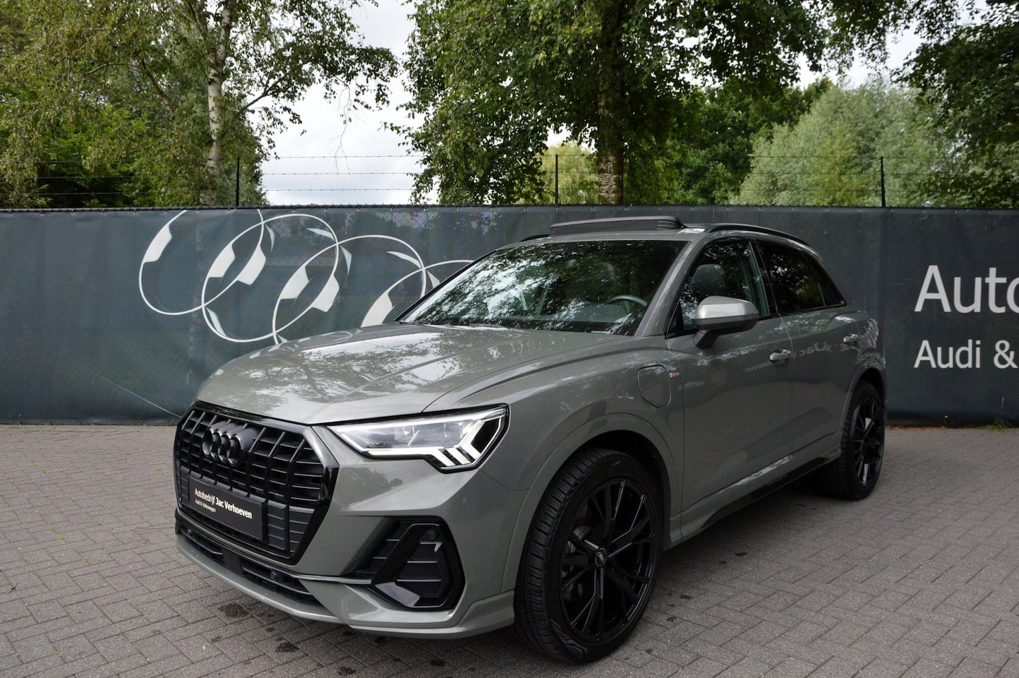 Audi Q3 - 45 TFSI e |S Edition|Black Edition|Panoramadak|Apple Carplay|Automaat| - AutoWereld.nl