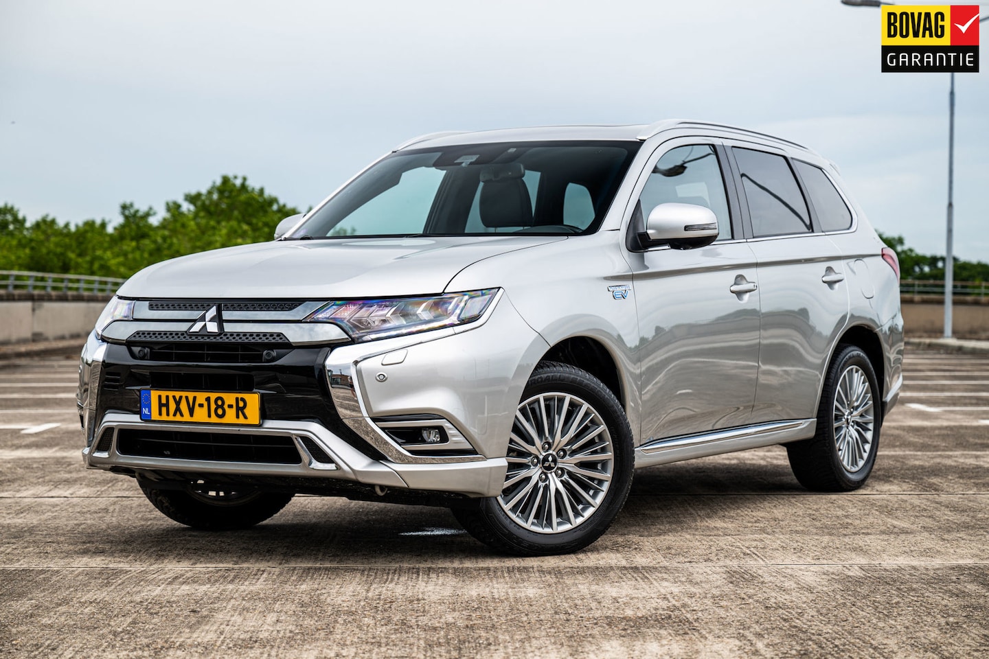Mitsubishi Outlander - 2.4 PHEV Intense+ | Airco/Clima | Cruise Control | Trekhaak | Stoel/Stuur Verwarming| - AutoWereld.nl