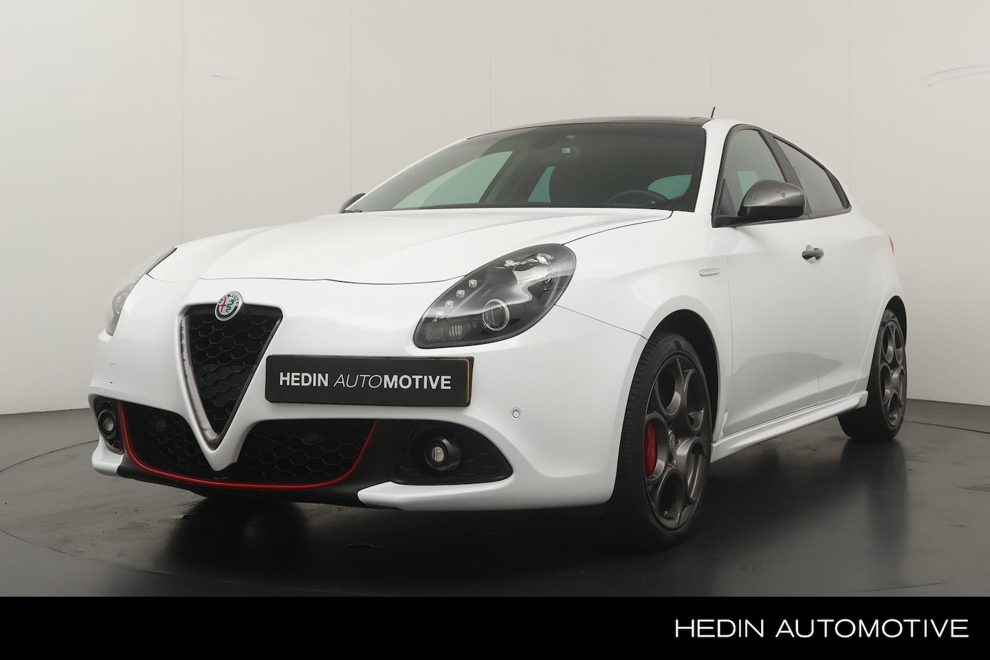 Alfa Romeo Giulietta - 1.4 170pk Turbo MultiAir Super Automaat | Trekhaak | Elektrisch Schuif/Kanteldak | Cruise - AutoWereld.nl