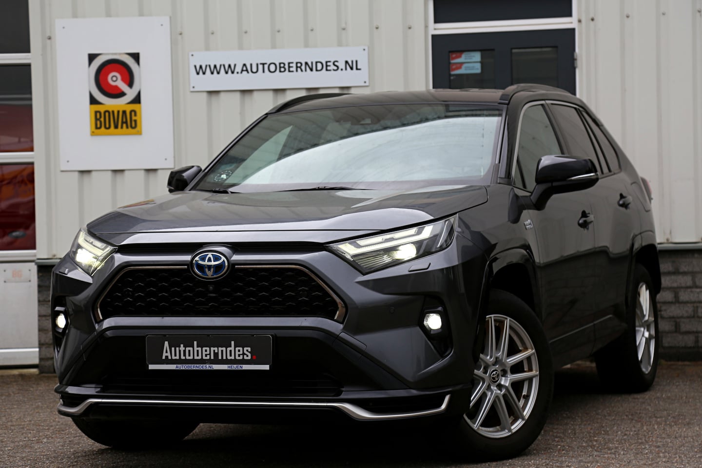 Toyota RAV4 - 2.5 Plug-in Hybrid AWD 306PK*Toyota Fabrieksg.t/m03-2032*Trekhaak 1500KG/360Camera/HUD/JBL - AutoWereld.nl