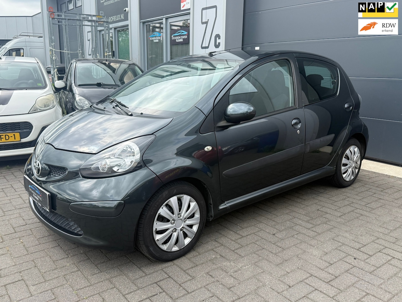 Toyota Aygo - 1.0 AIRCO | NAVI | ELEKTR PAKKET | APK | NAP | - AutoWereld.nl