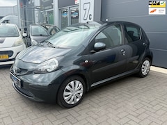 Toyota Aygo - 1.0 AIRCO | NAVI | ELEKTR PAKKET | APK | NAP |