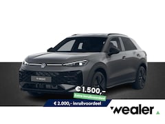 Volkswagen T-Roc - R-Line First Edition 1.5 eTSI 110 kW / 150 PK DSG | Black Style | Trekhaak wegklapbaar | M