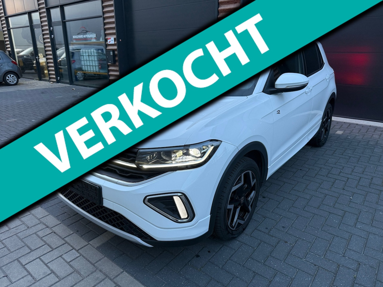 Volkswagen T-Cross - 1.5 TSI R-Line Edition - BOMVOL - CARPLAY - STOELVERWARMING - SFEERVERLICHTING - TREKHAAK - AutoWereld.nl