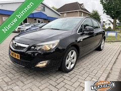 Opel Astra - 1.6 Sport clima trekhaak stoelverwarming