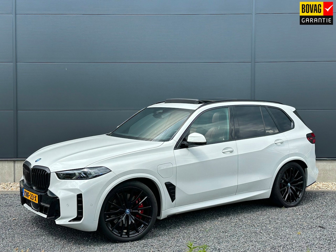 BMW X5 - XDrive50e M Sport Pro | Luchtvering | Pano | Harman/Kardon | Leder | Trekhaak - AutoWereld.nl