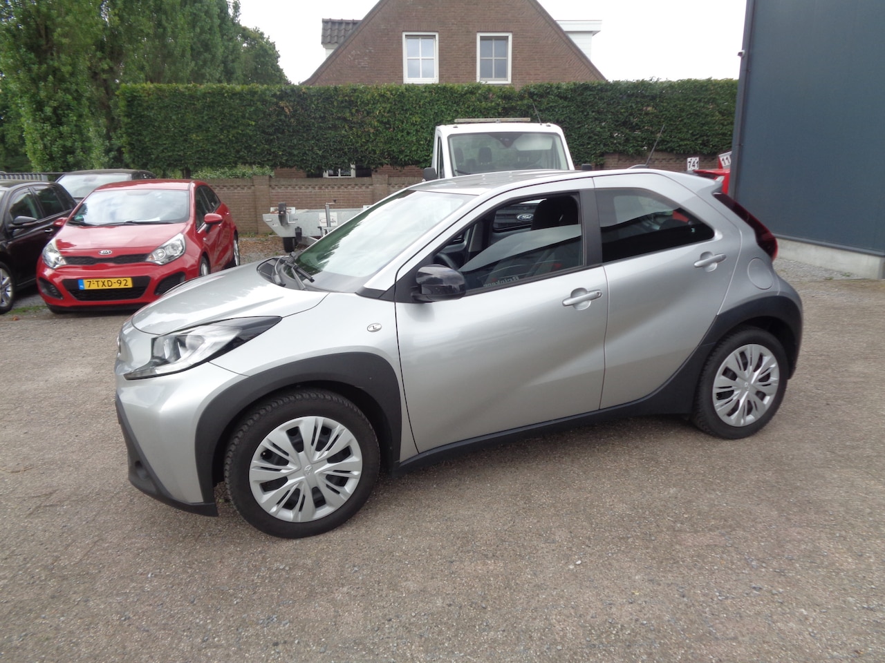 Toyota Aygo X - 1.0 VVT-i MT Play Airco, Camera, Carplay/ android auto - AutoWereld.nl