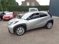 Toyota Aygo X - 1.0 VVT-i MT Play Airco, Camera, Carplay/ android auto, Radio scherm