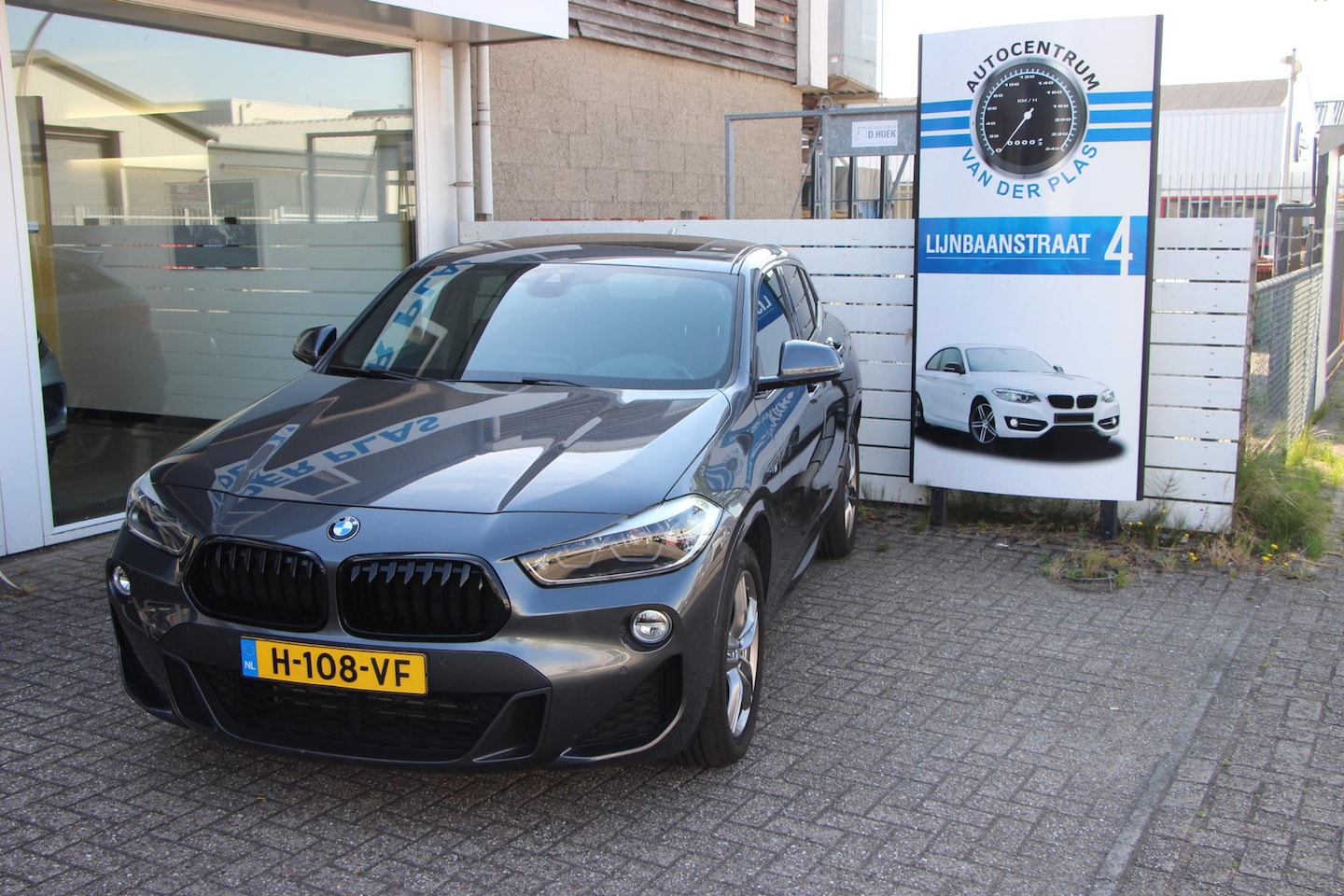 BMW X2 - sDrive20i High Executive PANORAMADAK - AutoWereld.nl