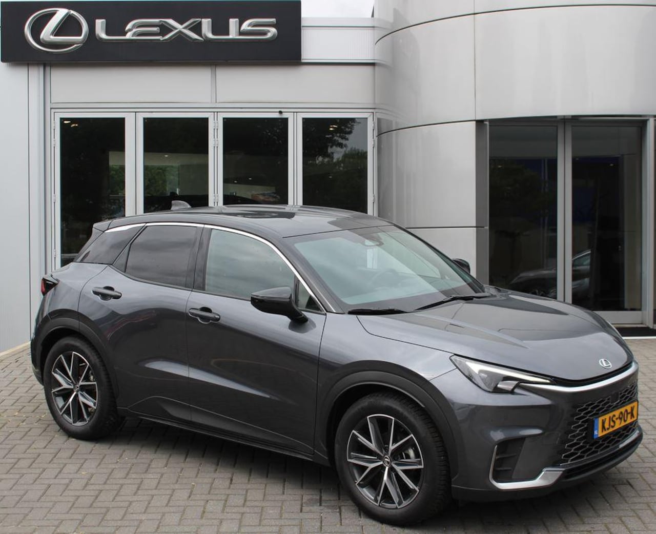 Lexus LBX - Cool 2WD STOELVERWARMING STUURVERW BLIND-SPOT ELEK-STOEL+GEHEUGEN PARK-SENS - AutoWereld.nl