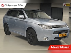 Mitsubishi Outlander - 2.0 PHEV Instyle // TREKHAAK // NAVI // CAMERA // KEYLESS // LEDER //