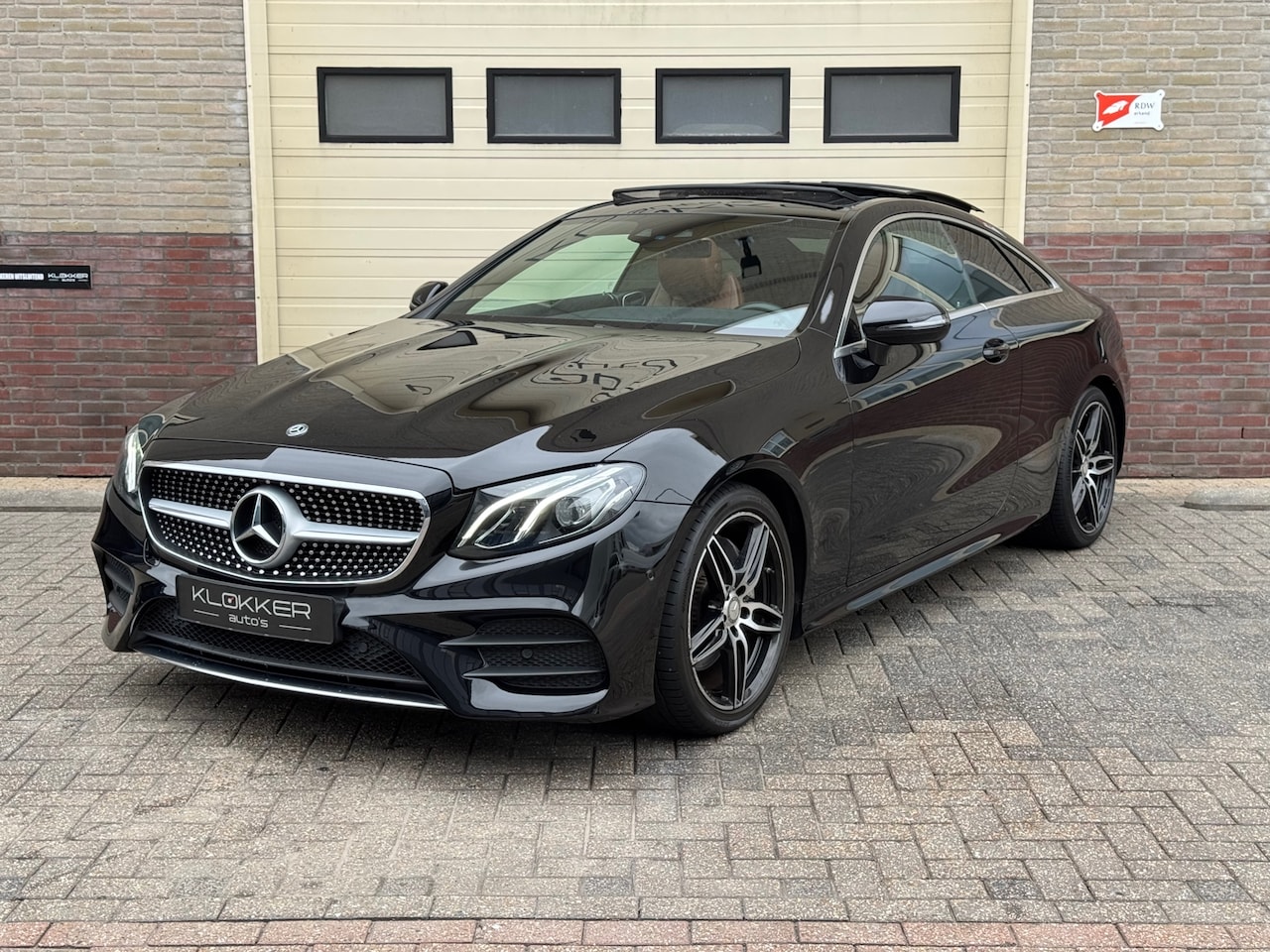 Mercedes-Benz E-klasse Coupé - 200 AMG Pano | Burmester | Headup | Widescreen | Sfeerverlichting - AutoWereld.nl
