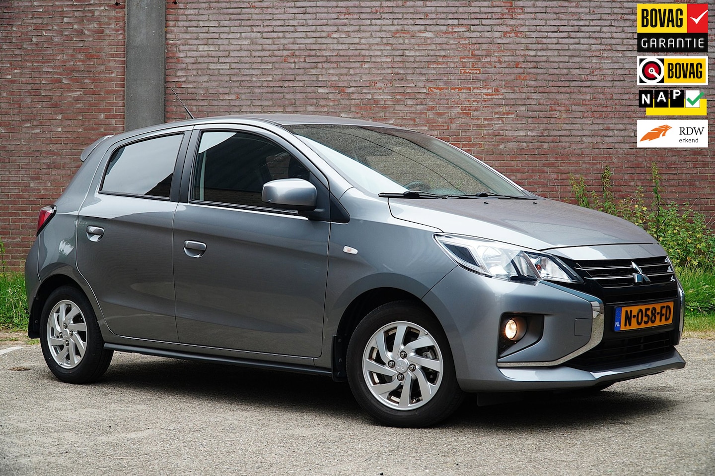 Mitsubishi Space Star - 1.2 Intense 1.2 Intense, Airco, Cruise, LM Velgen, Trekhaak, Lage Km stand, Ned Auto - AutoWereld.nl